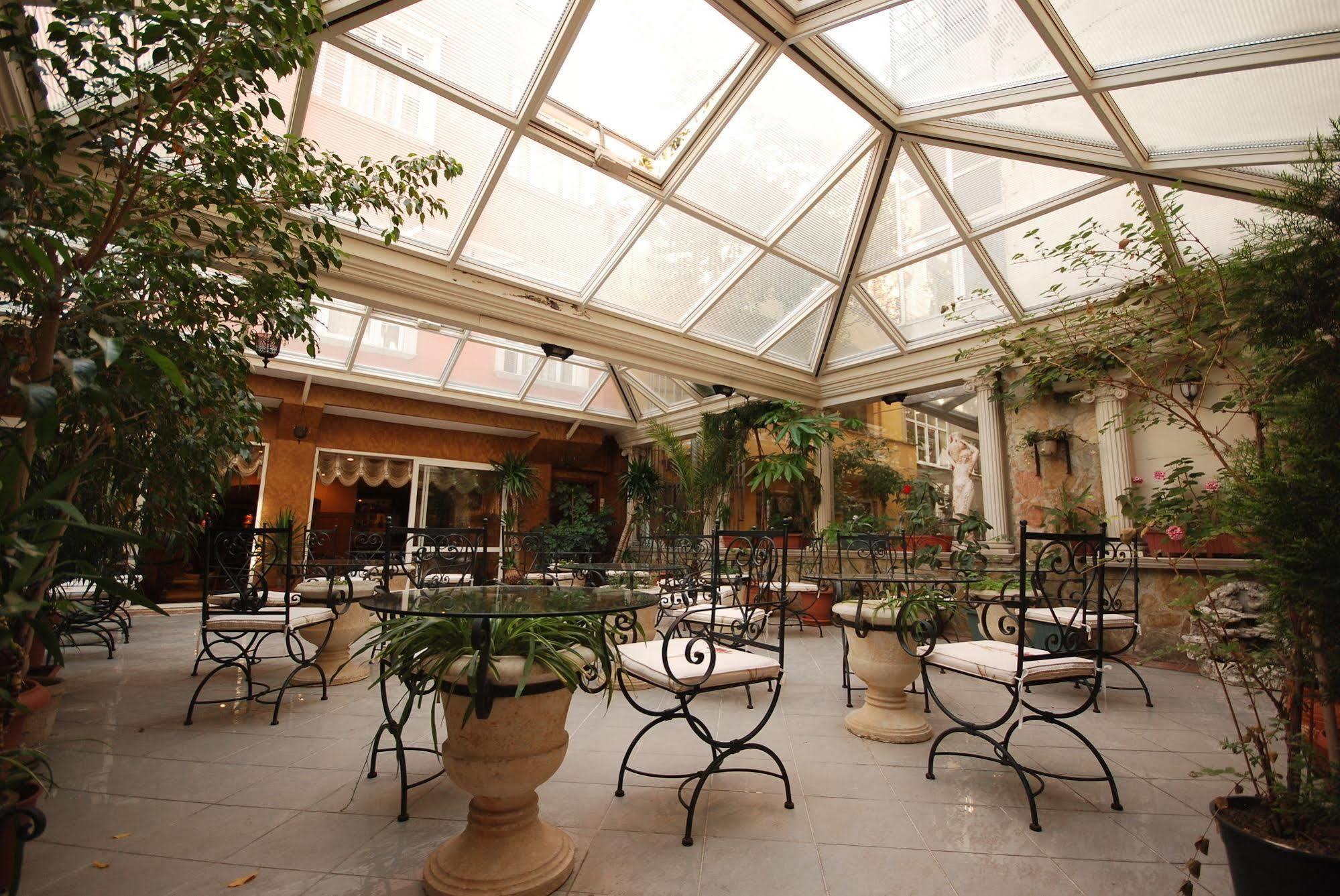 Nena Hotel Istanboel