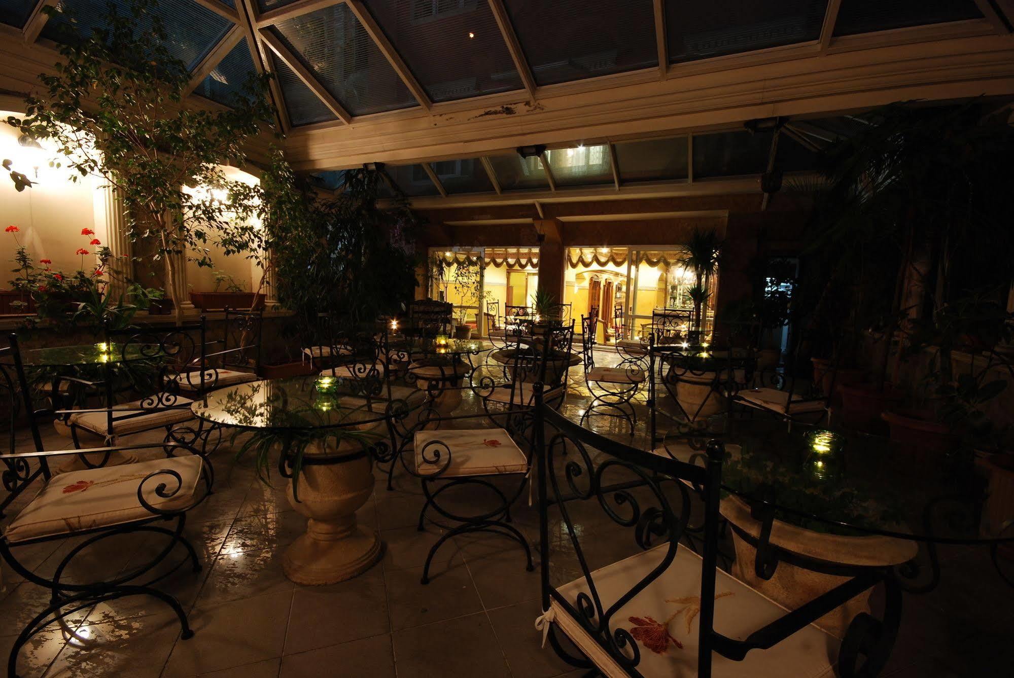 Nena Hotel Istanboel